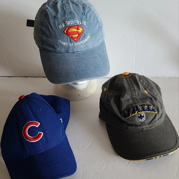 Lot of 3 baseball caps boys Cubs, Vail,Superman - Picture 1 of 8